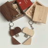 Chiavetta a cuore da 32gb personalizzata incisa laser moredesign
